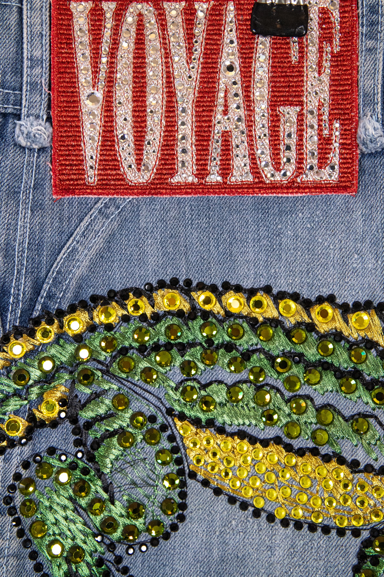 Voyage Vintage Jeansrock mit Strasssteinen in Blau und Bunt