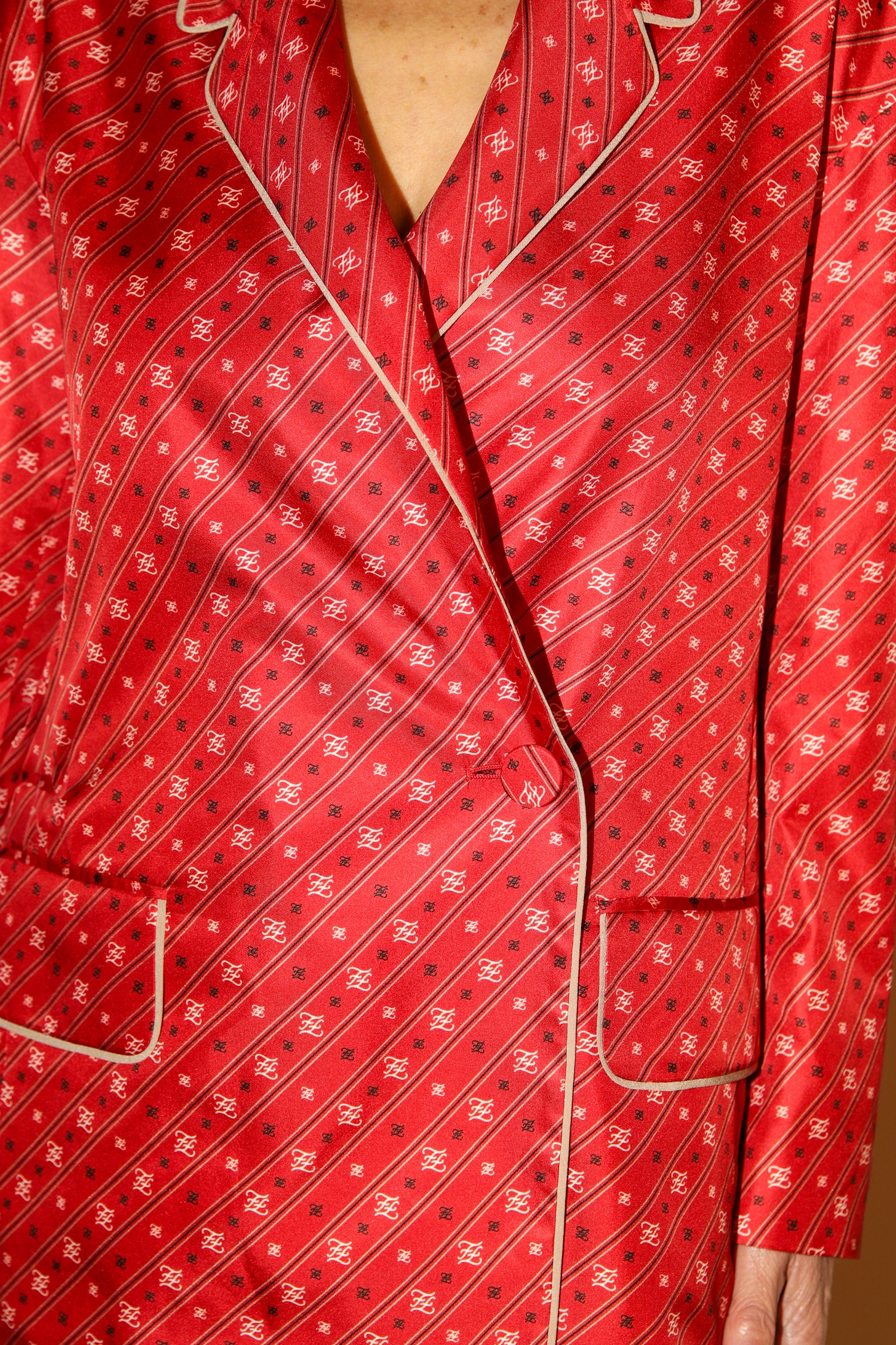 Fendi Seidenblazer mit Kalligraphiedetails in Rot