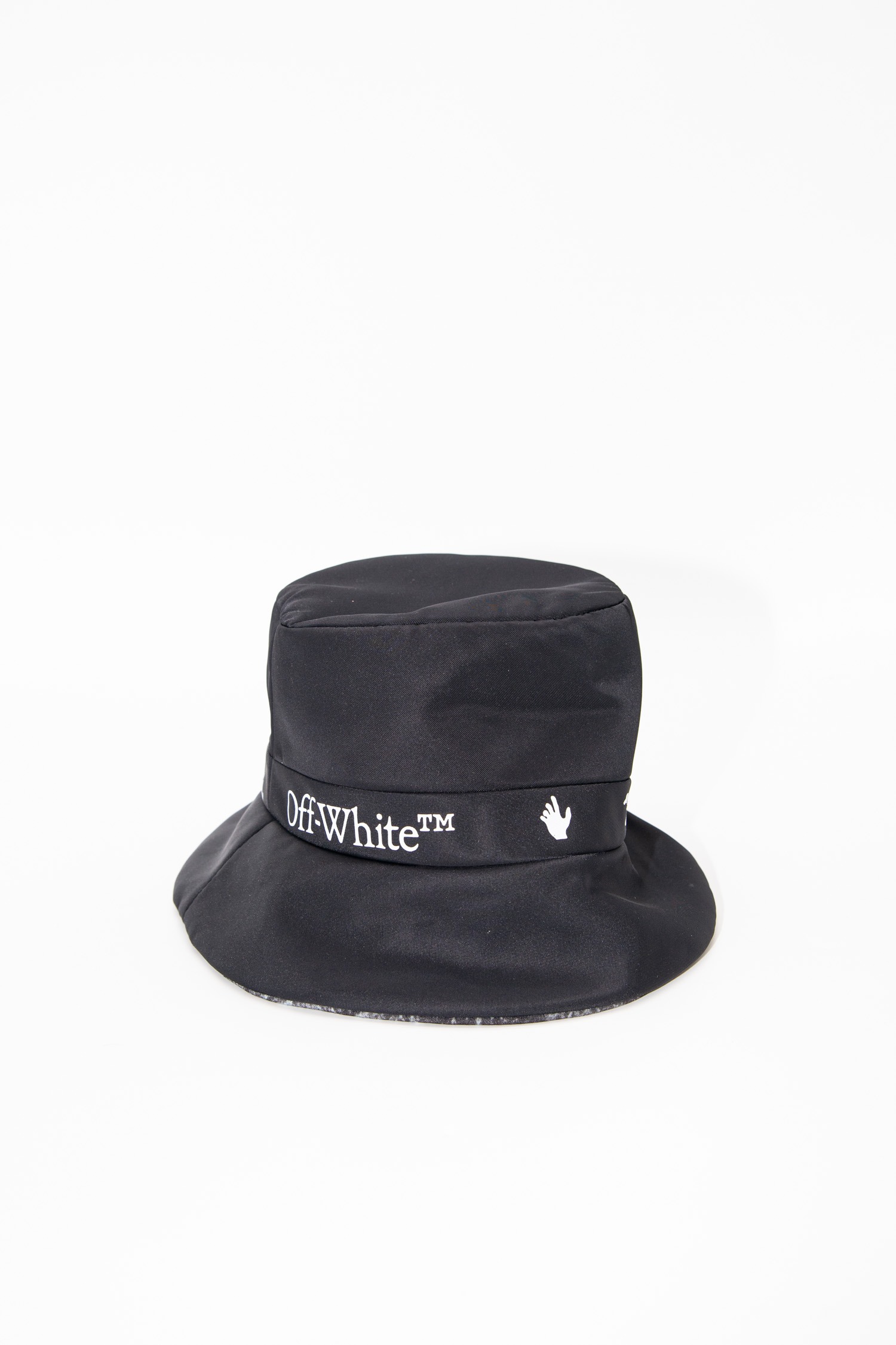Off- White Fischerhut in Schwarz