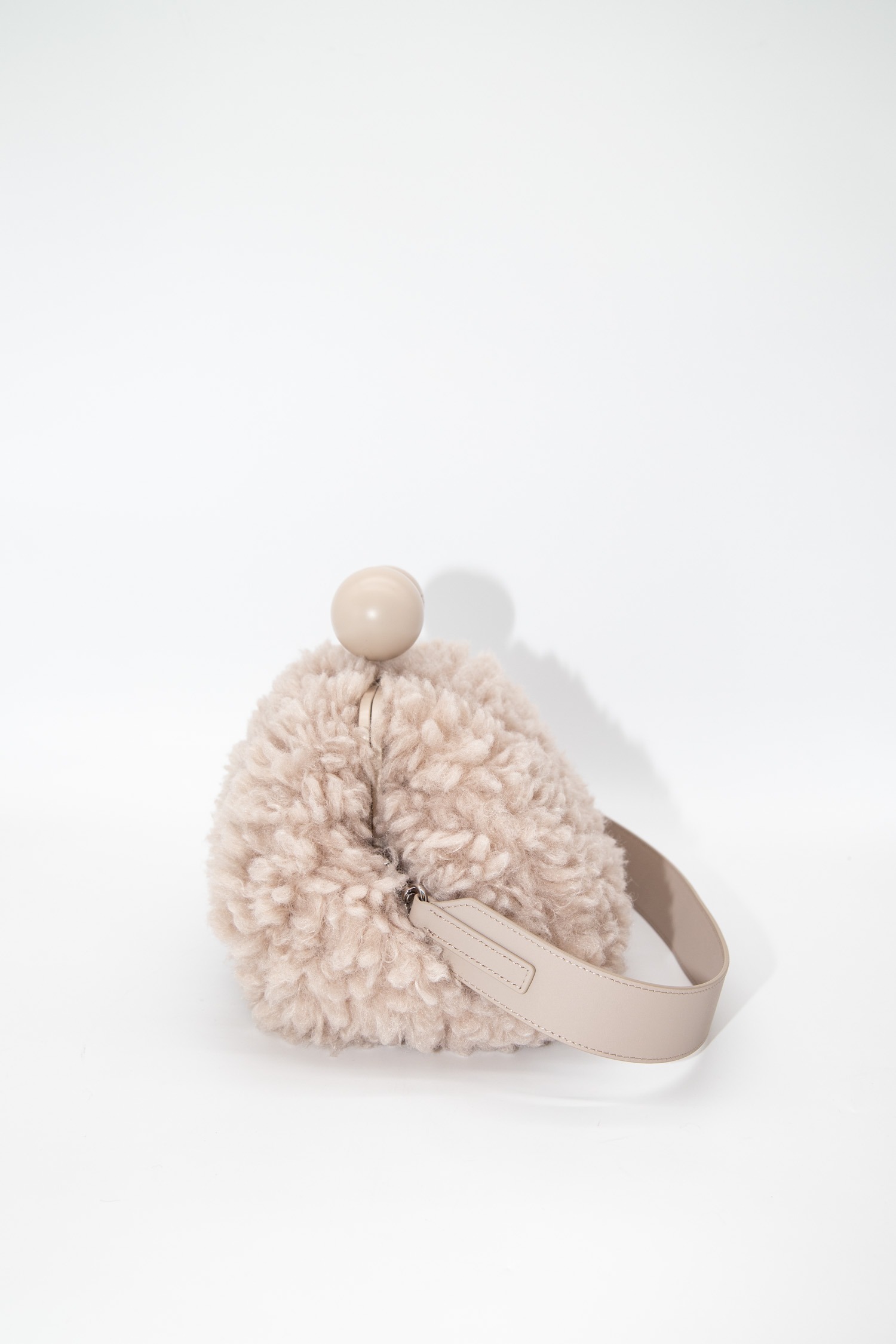 Weekend Max Mara "Pasticcino Breda" Plüsch Tasche in Beige