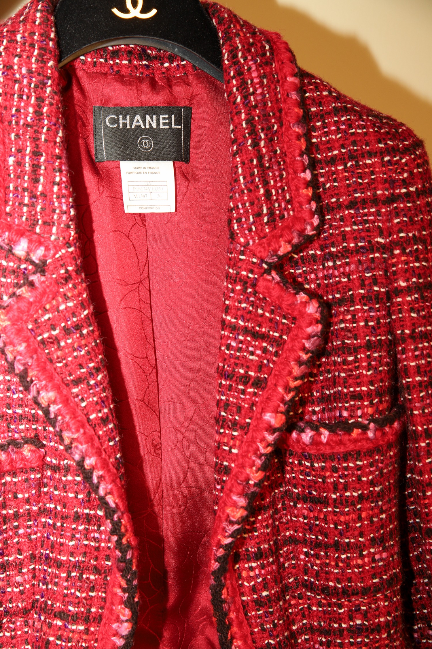 Chanel Kostüm aus Tweed in Rot