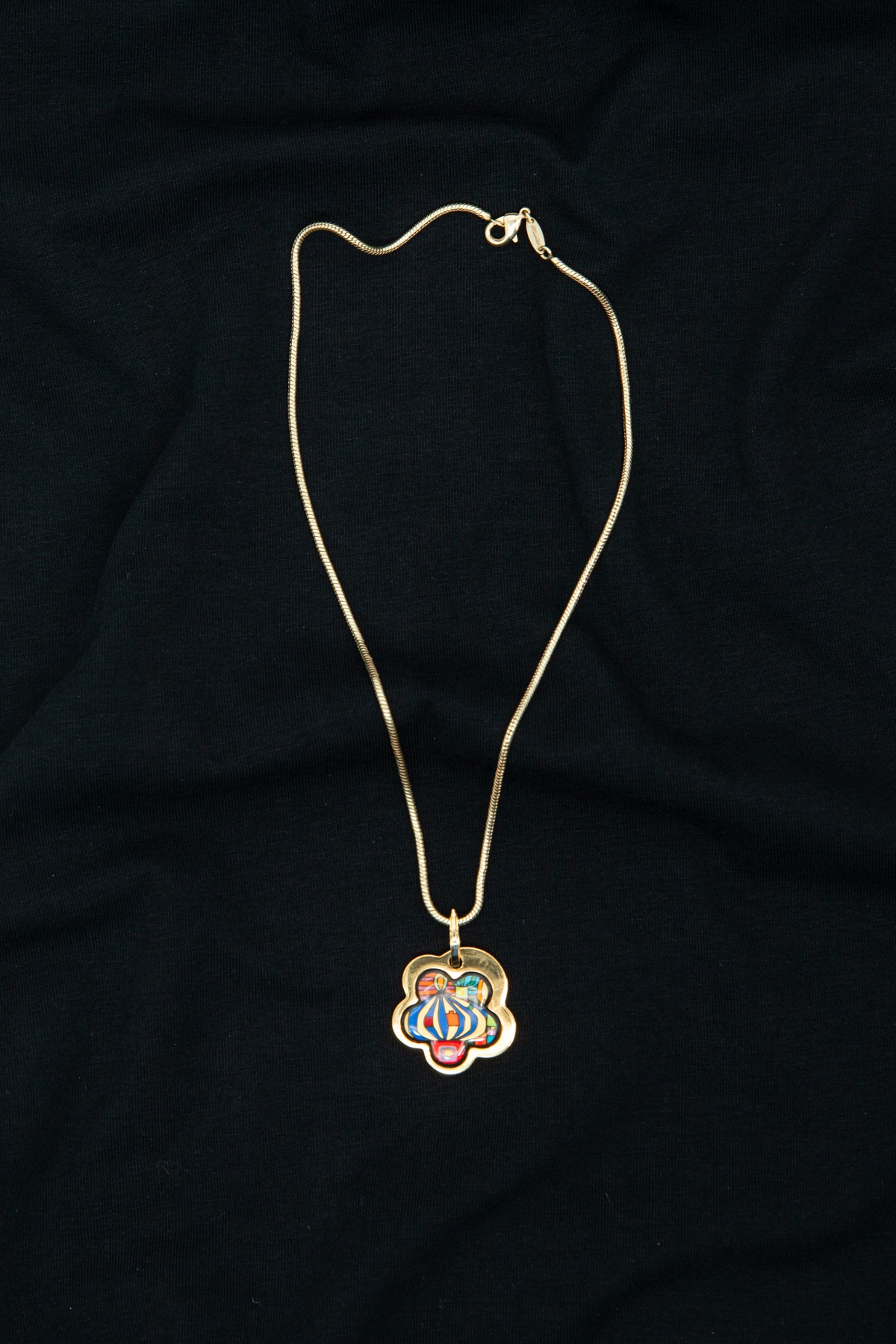 Frey Wille Halskette mit Blumenanhänger in Gold und Bunt