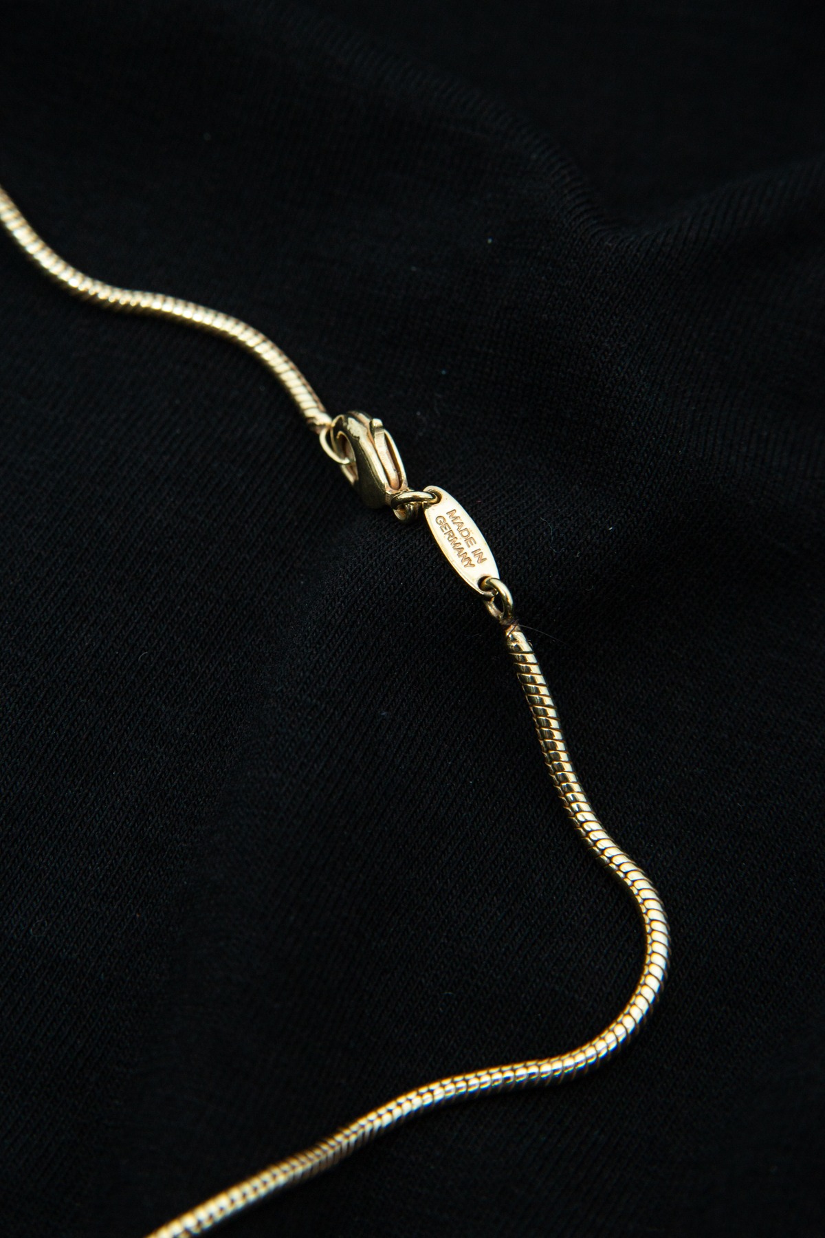 Frey Wille Halskette mit Blumenanhänger in Gold und Bunt