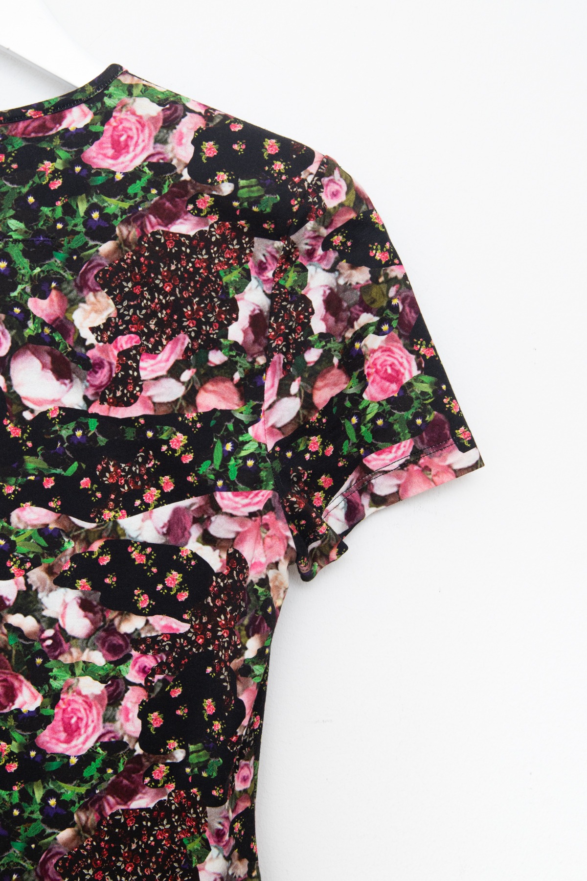 Givenchy Midikleid mit Blumenprint in Schwarz und Bunt