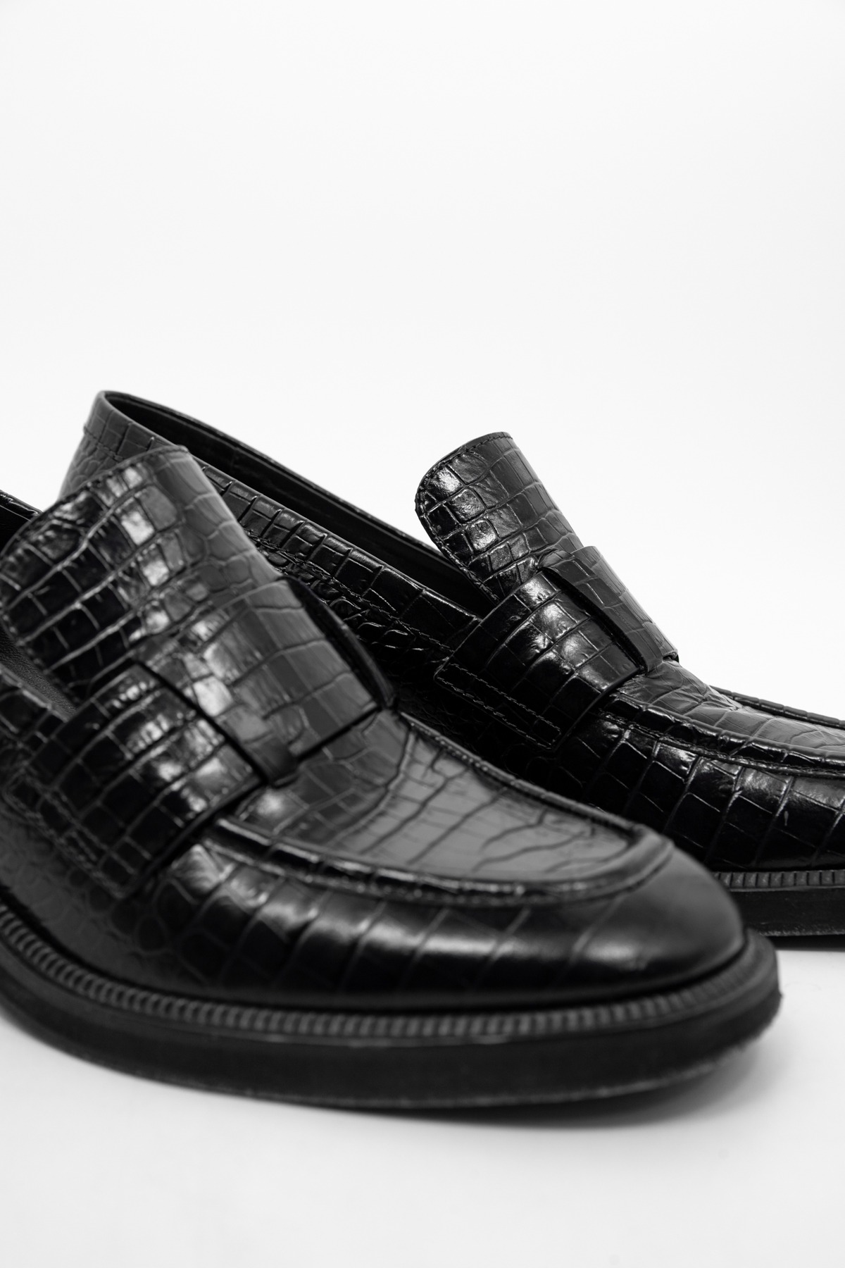 Jimmy Choo "Tylor" Loafer in Kroko-Optik in Braun