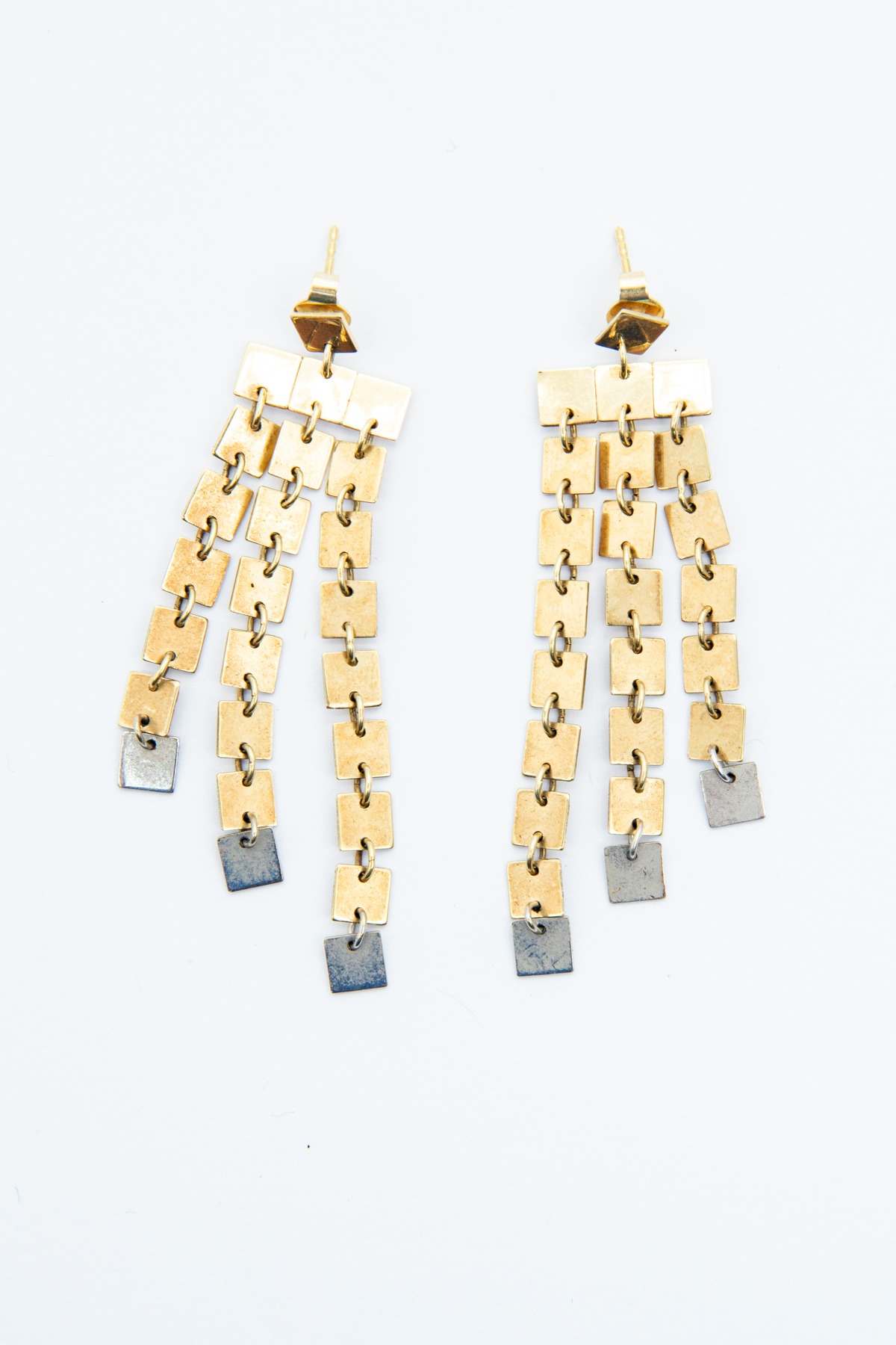 Lilian von Trapp Ohrhänger mit kleinen Plättchen in Gold und Silber