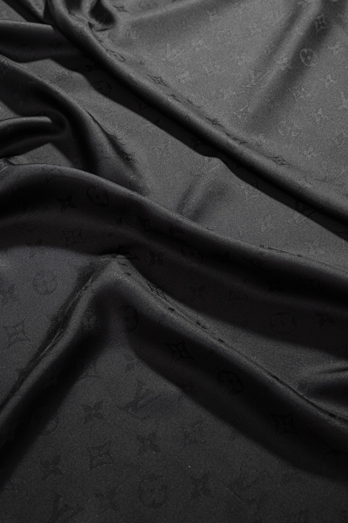 Louis Vuitton Tuch in Schwarz und Weiß