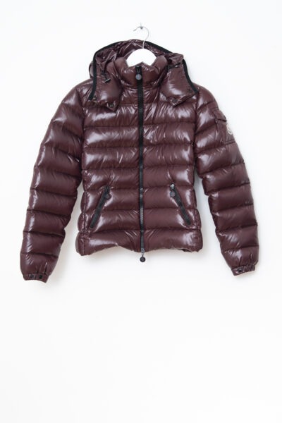 Moncler Daunenjacke in Aubergine und Schwarz