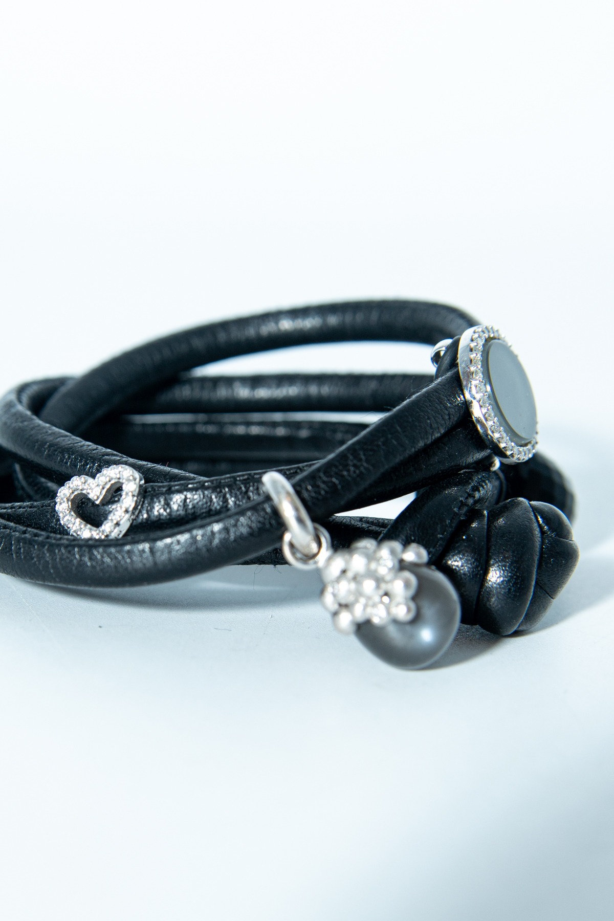 Ole Lynggaard "Sweet Drops" Armband mit Anhängern in Schwarz