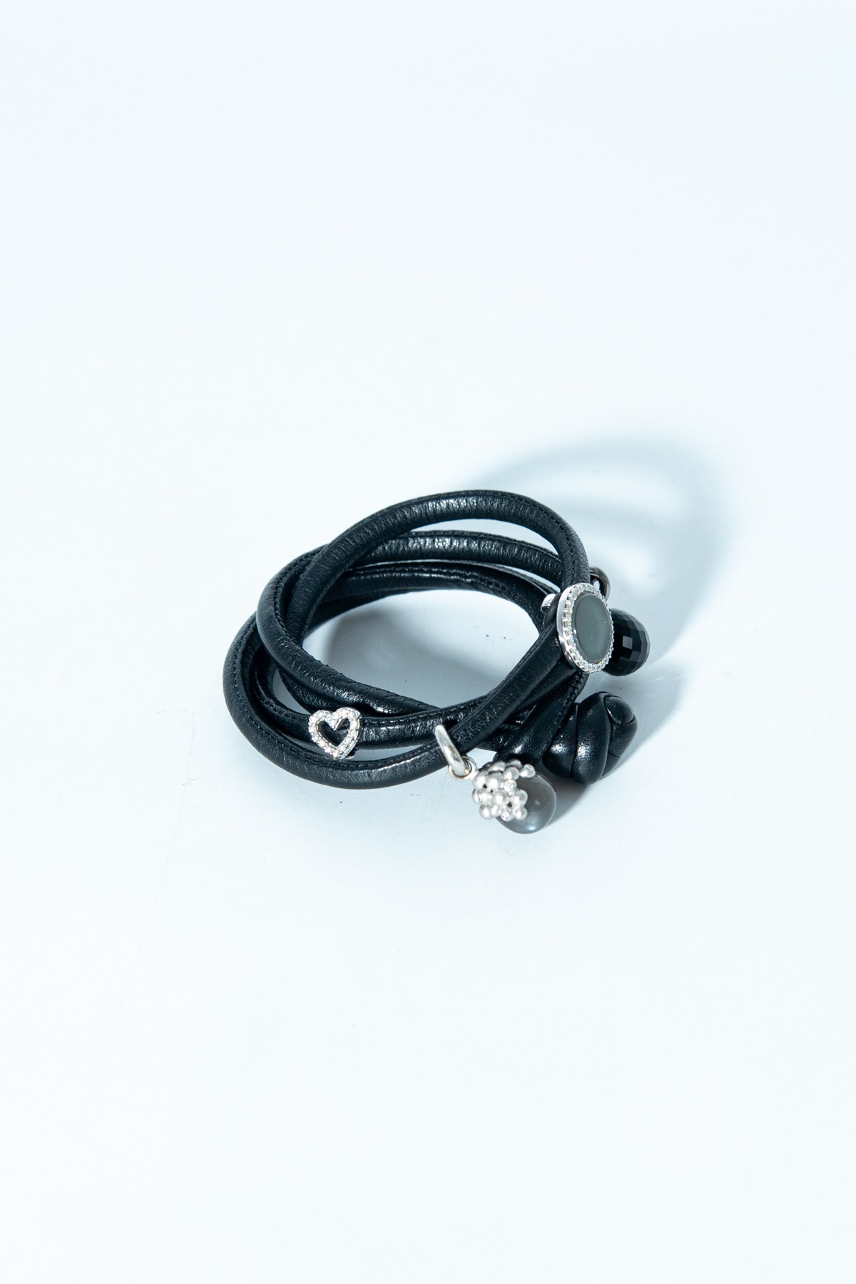 Ole Lynggaard "Sweet Drops" Armband mit Anhängern in Schwarz