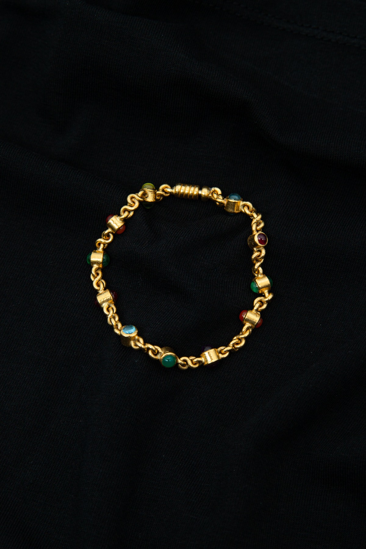 Armband mit Smaragd und Aquamarin in Gold und Bunt