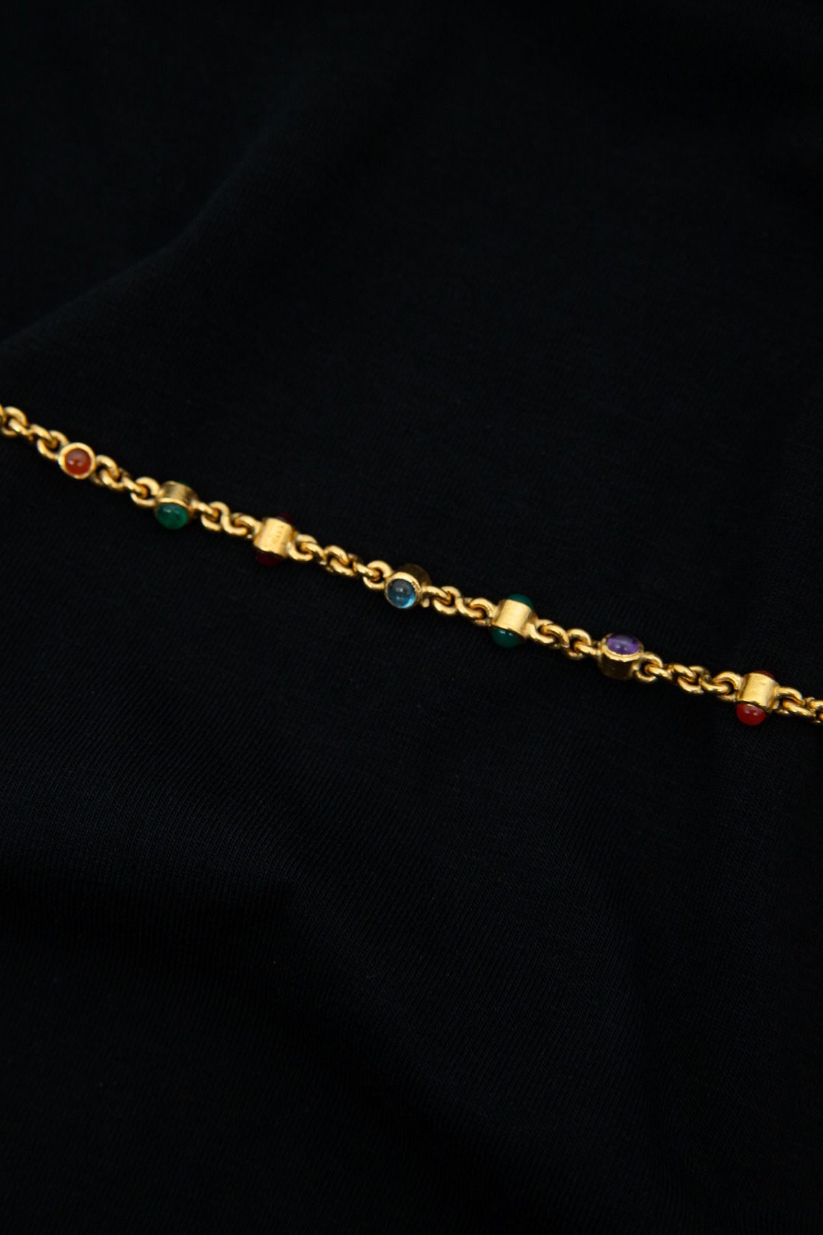 Armband mit Smaragd und Aquamarin in Gold und Bunt