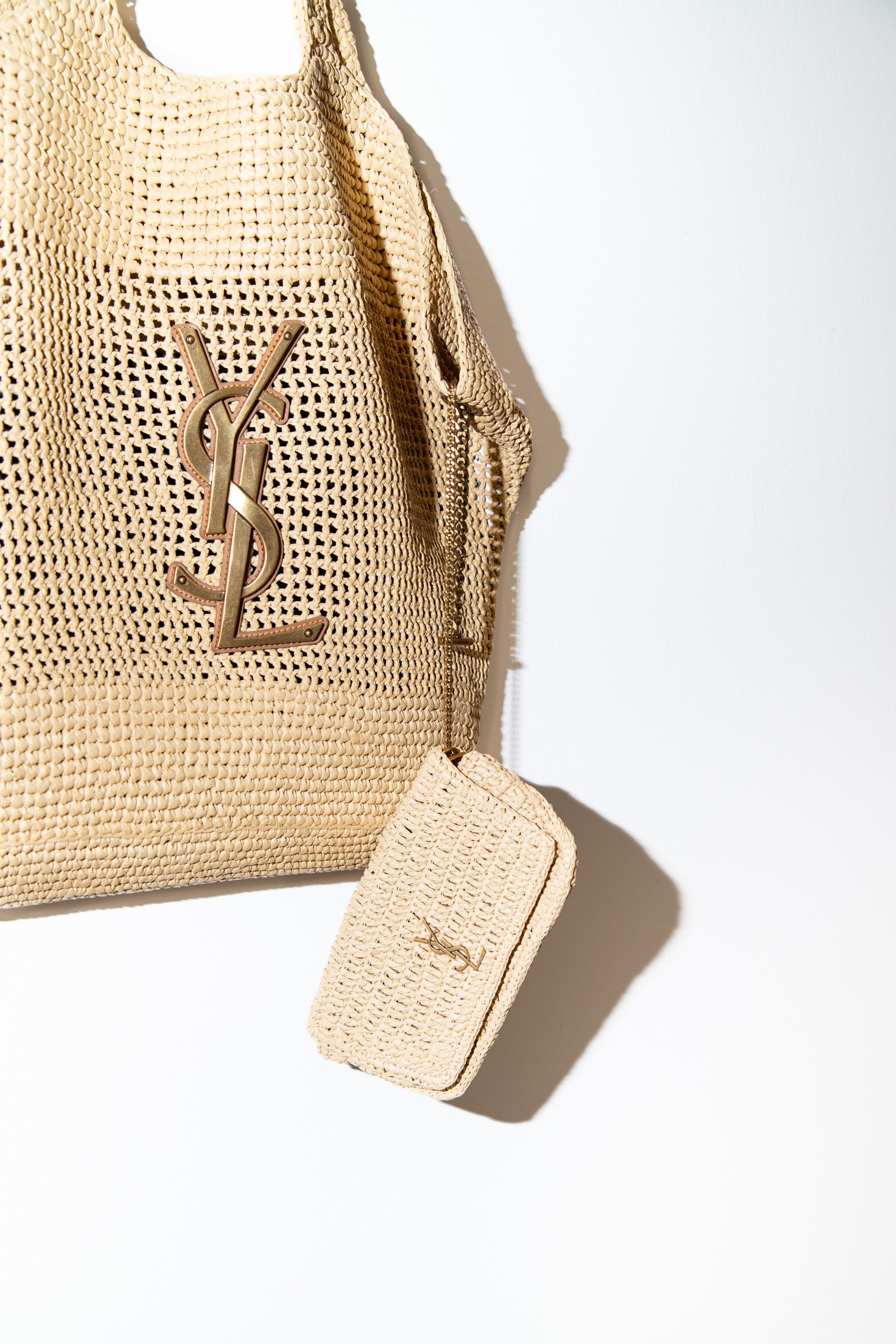 Saint Laurent "Icare" Maxi-Shopper gehäkelt in Beige