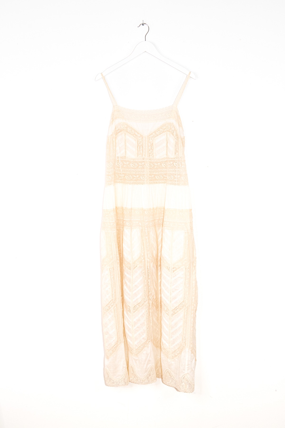 Zimmermann "Acacia" Trägerkleid mit Spitze in Ecru und Hellbeige