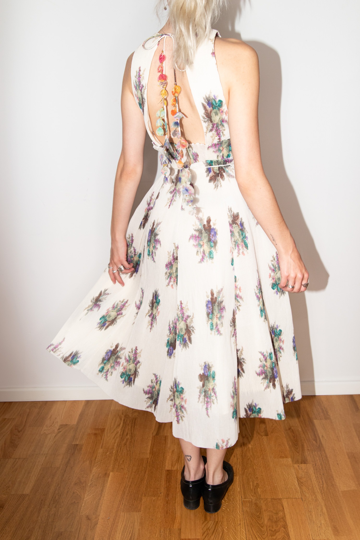 Zimmermann Midikleid mit Blumenmuster in Ecru